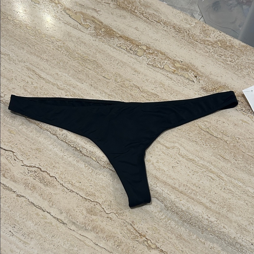 NEW 🆕 Out from Under Black Thong size XL